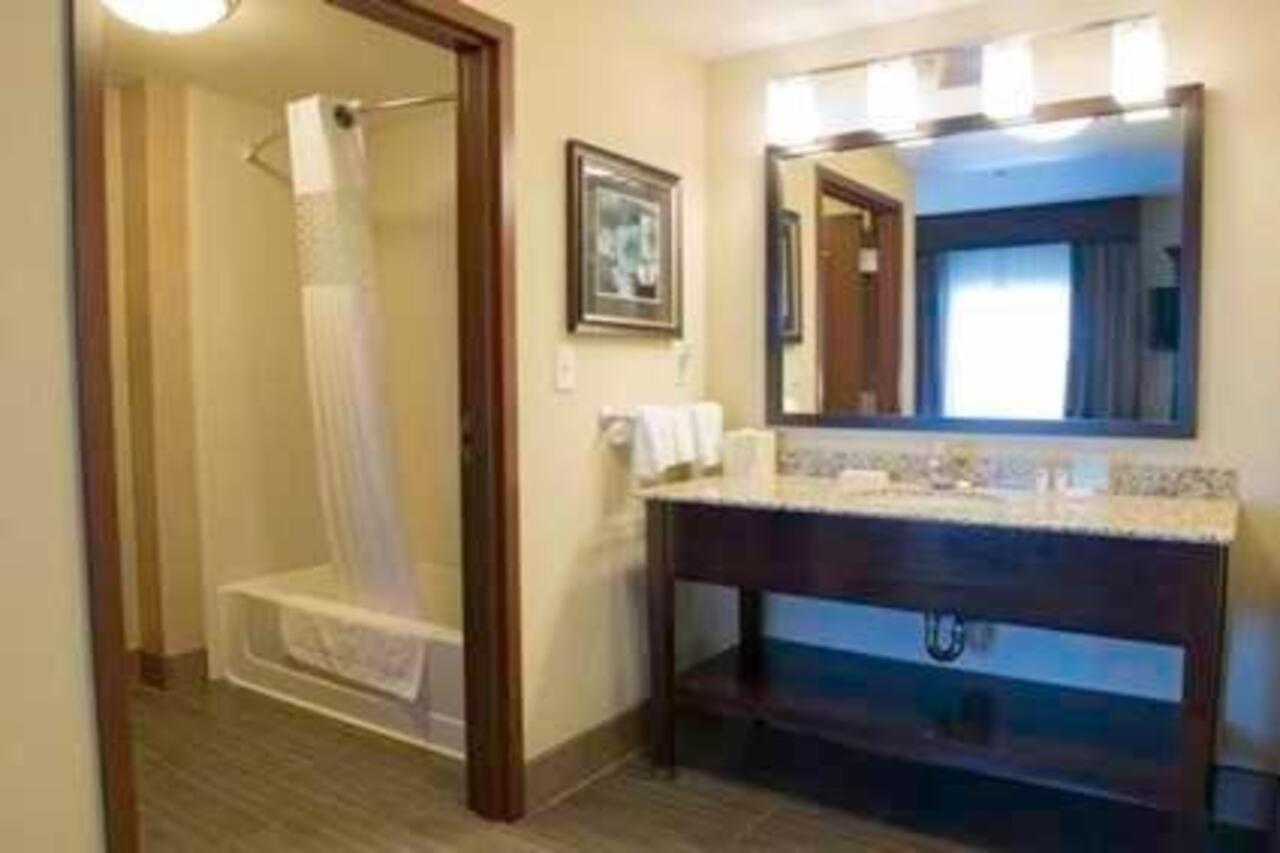 Hampton Inn & Suites Bismarck Northwest Zewnętrze zdjęcie