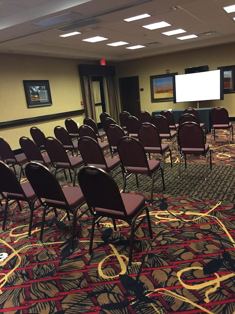 Hampton Inn & Suites Bismarck Northwest Zewnętrze zdjęcie