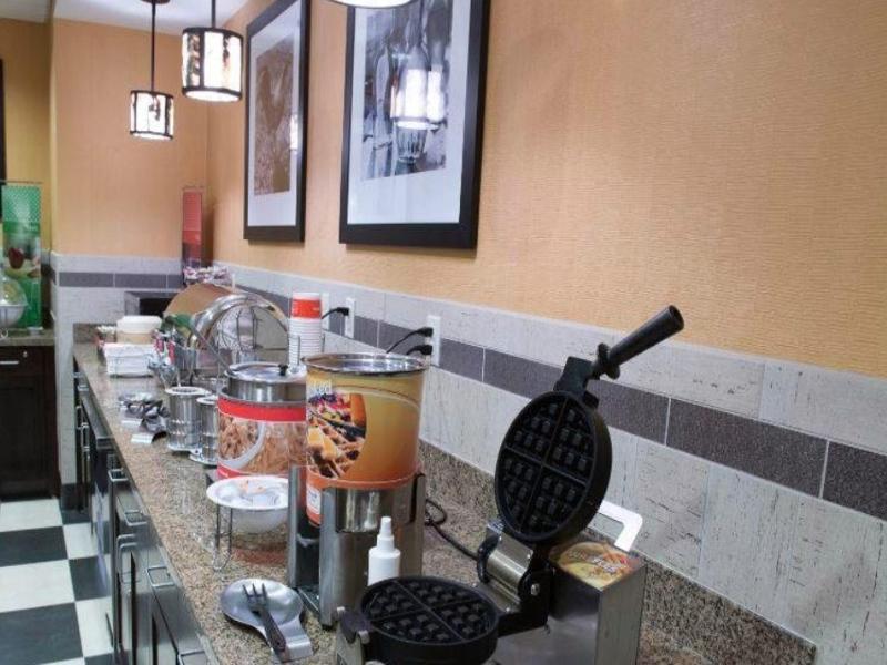 Hampton Inn & Suites Bismarck Northwest Zewnętrze zdjęcie