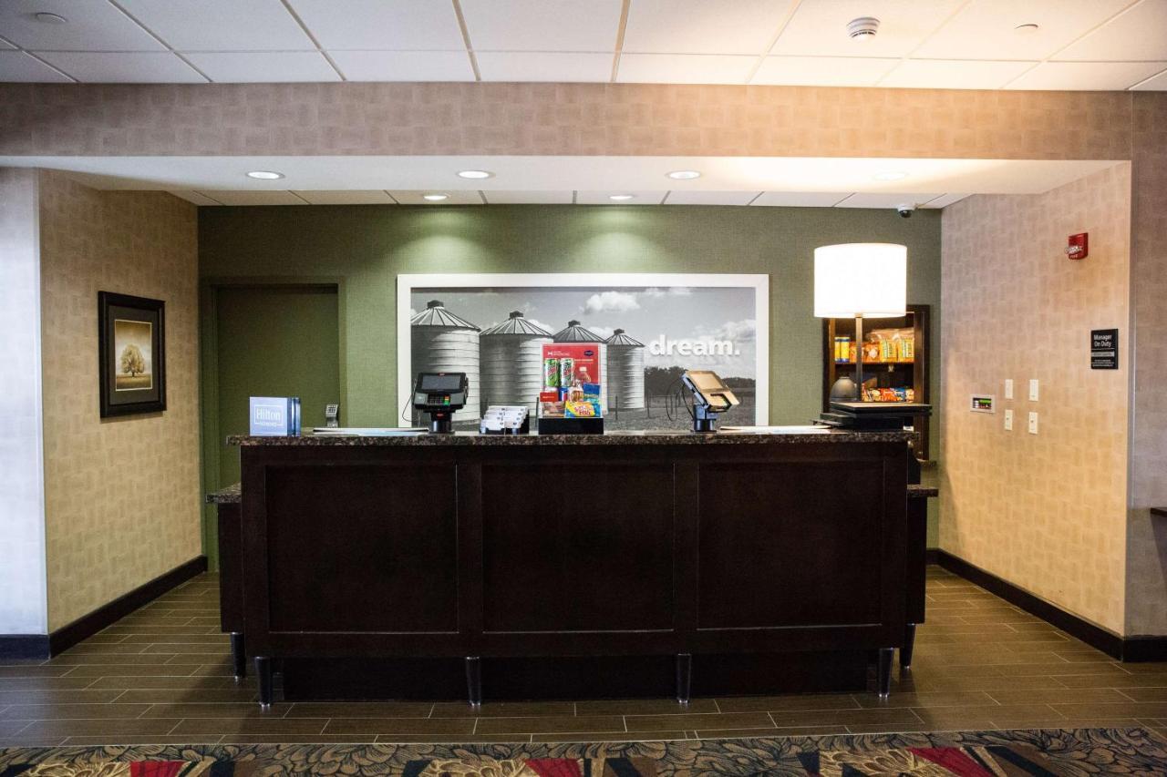 Hampton Inn & Suites Bismarck Northwest Zewnętrze zdjęcie