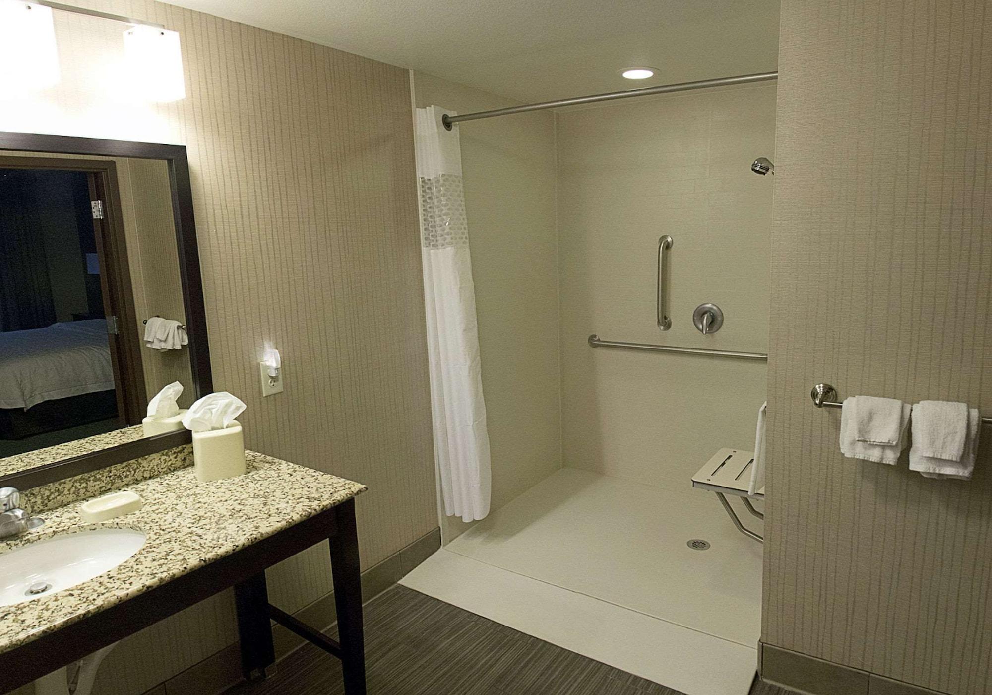 Hampton Inn & Suites Bismarck Northwest Zewnętrze zdjęcie