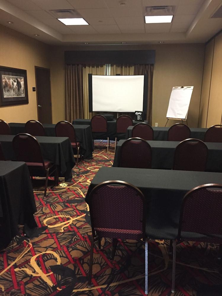 Hampton Inn & Suites Bismarck Northwest Zewnętrze zdjęcie