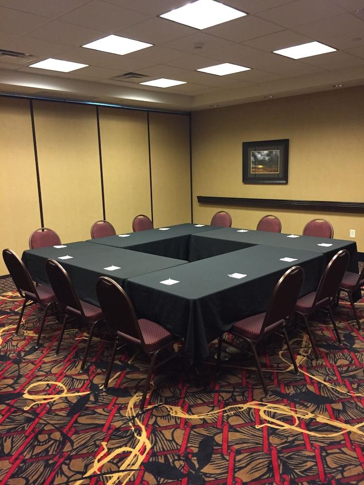 Hampton Inn & Suites Bismarck Northwest Zewnętrze zdjęcie