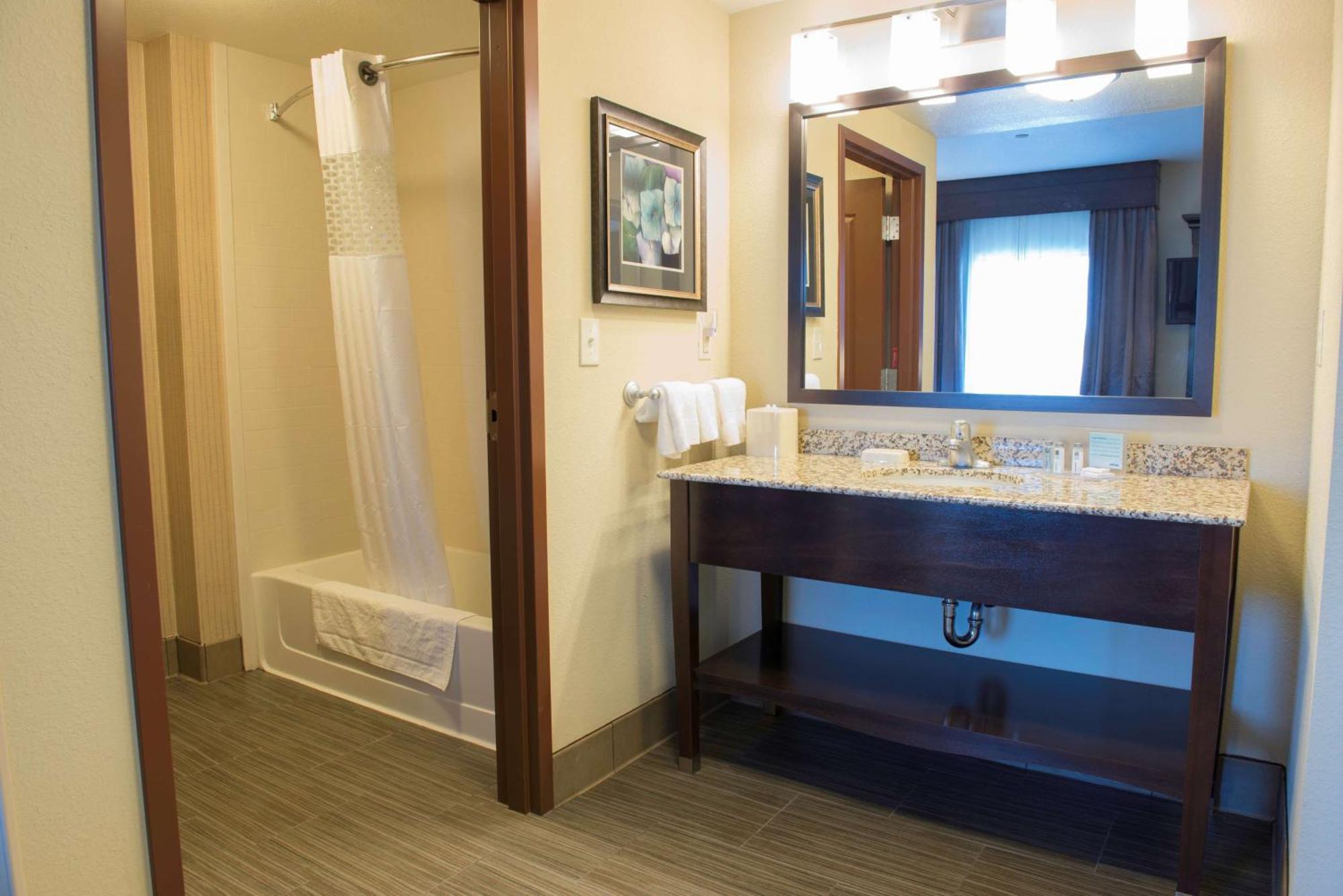 Hampton Inn & Suites Bismarck Northwest Zewnętrze zdjęcie