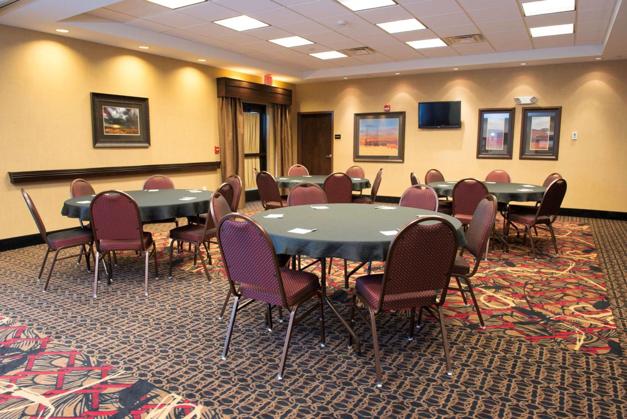 Hampton Inn & Suites Bismarck Northwest Zewnętrze zdjęcie