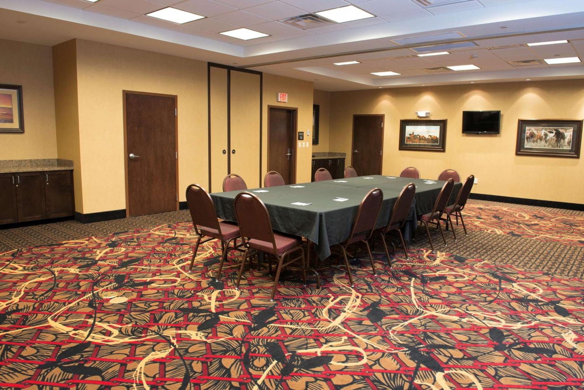 Hampton Inn & Suites Bismarck Northwest Zewnętrze zdjęcie