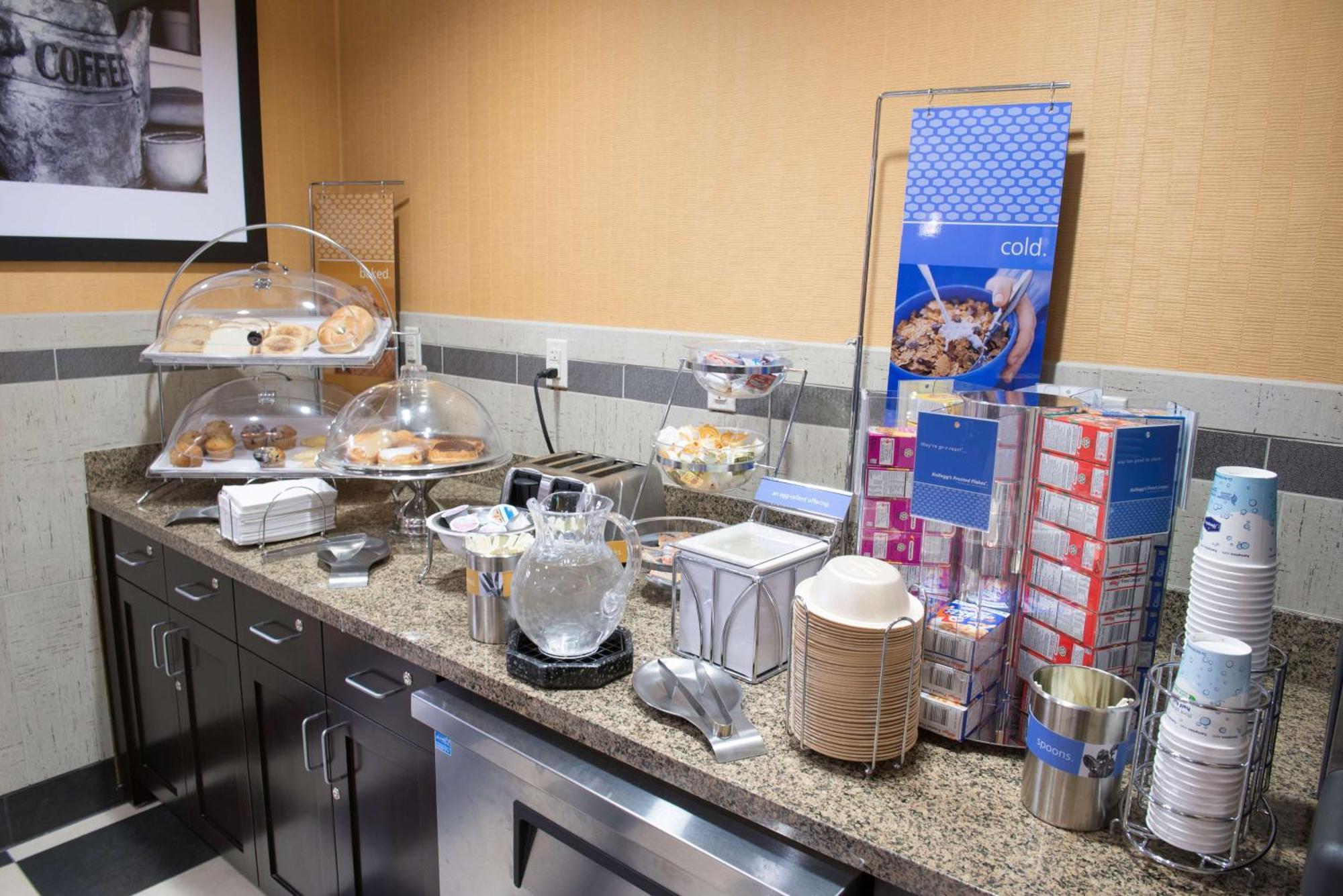 Hampton Inn & Suites Bismarck Northwest Zewnętrze zdjęcie