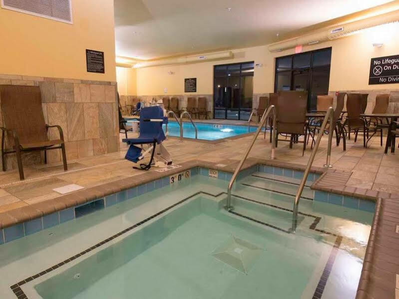 Hampton Inn & Suites Bismarck Northwest Zewnętrze zdjęcie